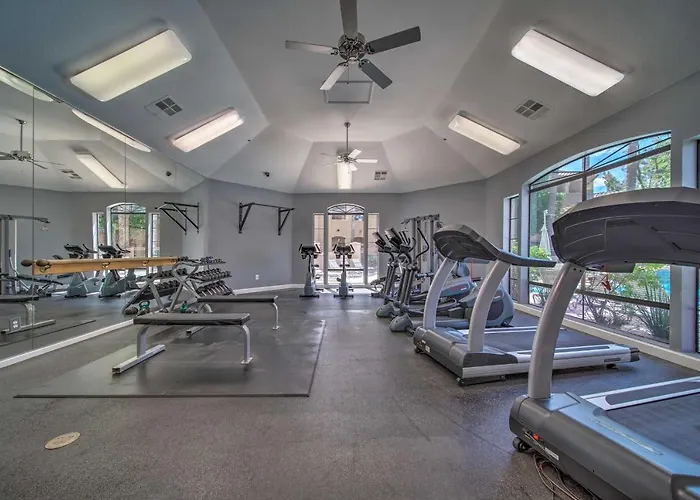 Golf, Shop & Hike: Gem W/ Perks! Scottsdale
