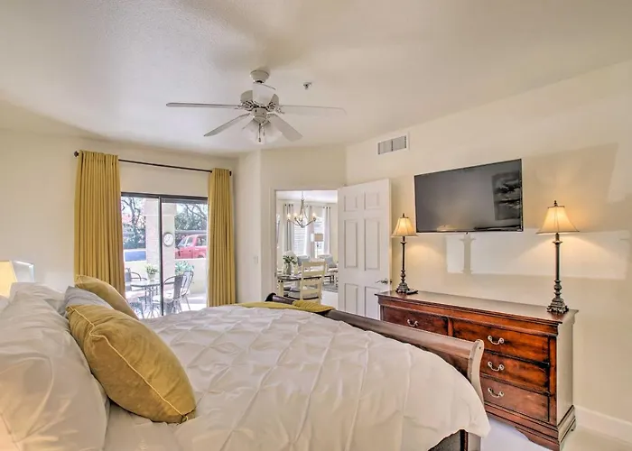 Golf, Shop & Hike: Gem W/ Perks! Scottsdale